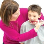 TALKTOOLS ΚΟΥΤΑΛΙ ΔΥΣΦΑΓΙΑΣ MAROON, SMALL