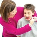 TALKTOOLS ΚΟΥΤΑΛΙ ΔΥΣΦΑΓΙΑΣ MAROON, SMALL